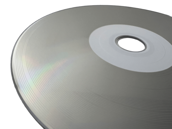 silberne Vinyl-CD mit f&uuml;hlbarer Rillenstruktur